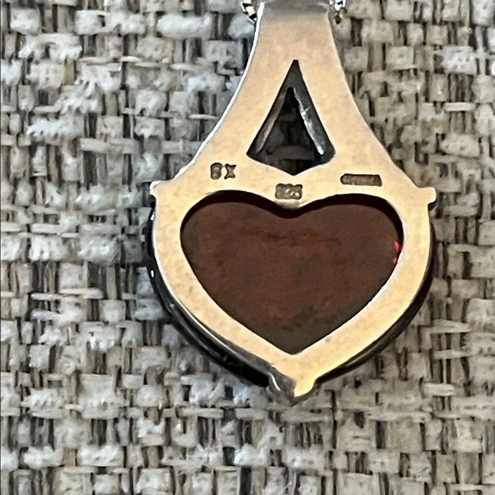Vintage Heart Garnet Cabochon Sterling Silver‎ Necklace & Earrings - Picture 6 of 7